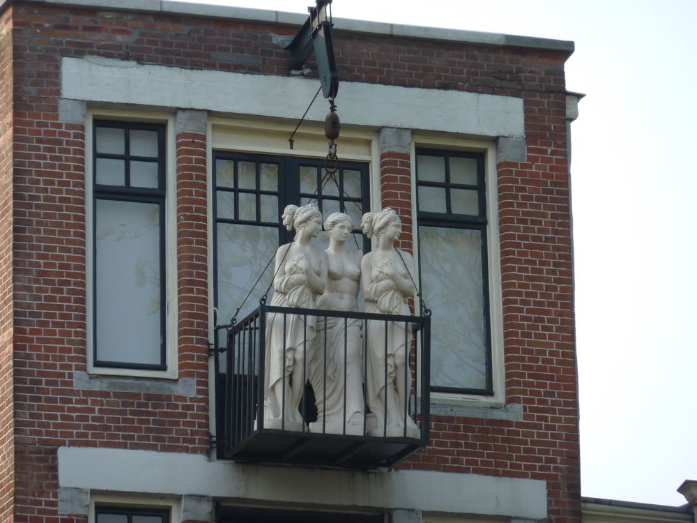 110417 Canal de Grimburgwal vers le quartier rouge, Amsterdam - 10