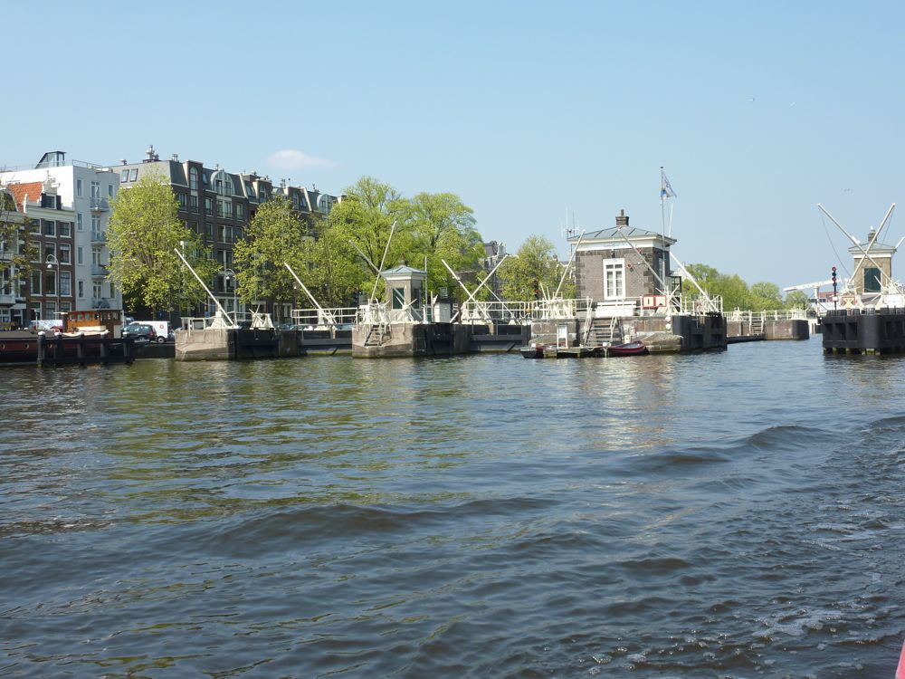 110418 écluses sur l'Amstel, en bateau sur les canaux, Amsterdam - 02