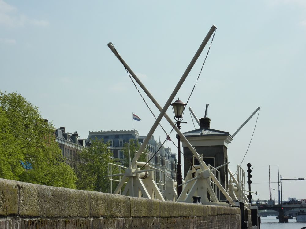 110418 Binnenamstel, en bateau sur les canaux, Amsterdam - 19